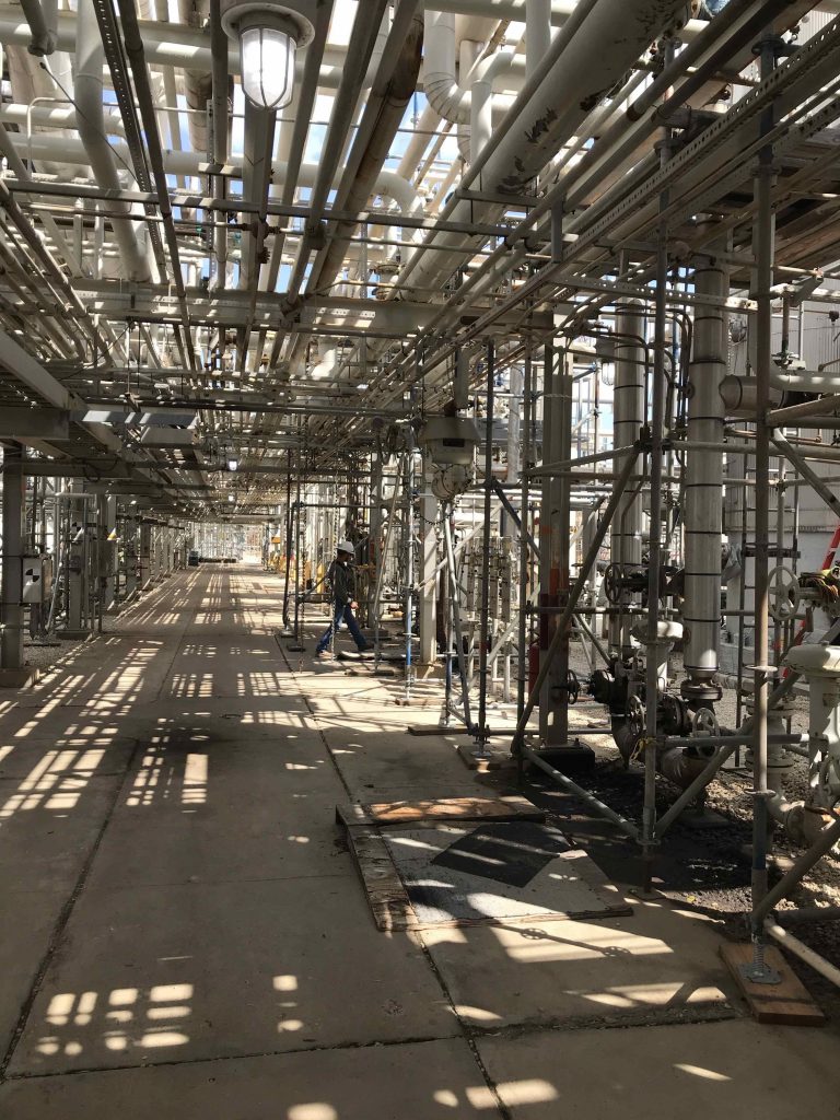 Summit Industrial construction on the splitter hot oil replacement project