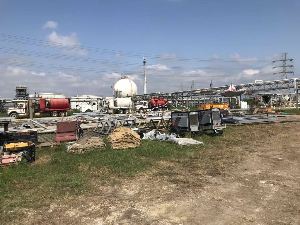 Summit Industrial construction on the splitter hot oil replacement project